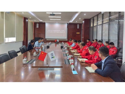 水發集團黨委委員、副總經理王東凱一行到鄂爾多斯水發燃氣公司開展基層黨建聯系點調研并講授黨課